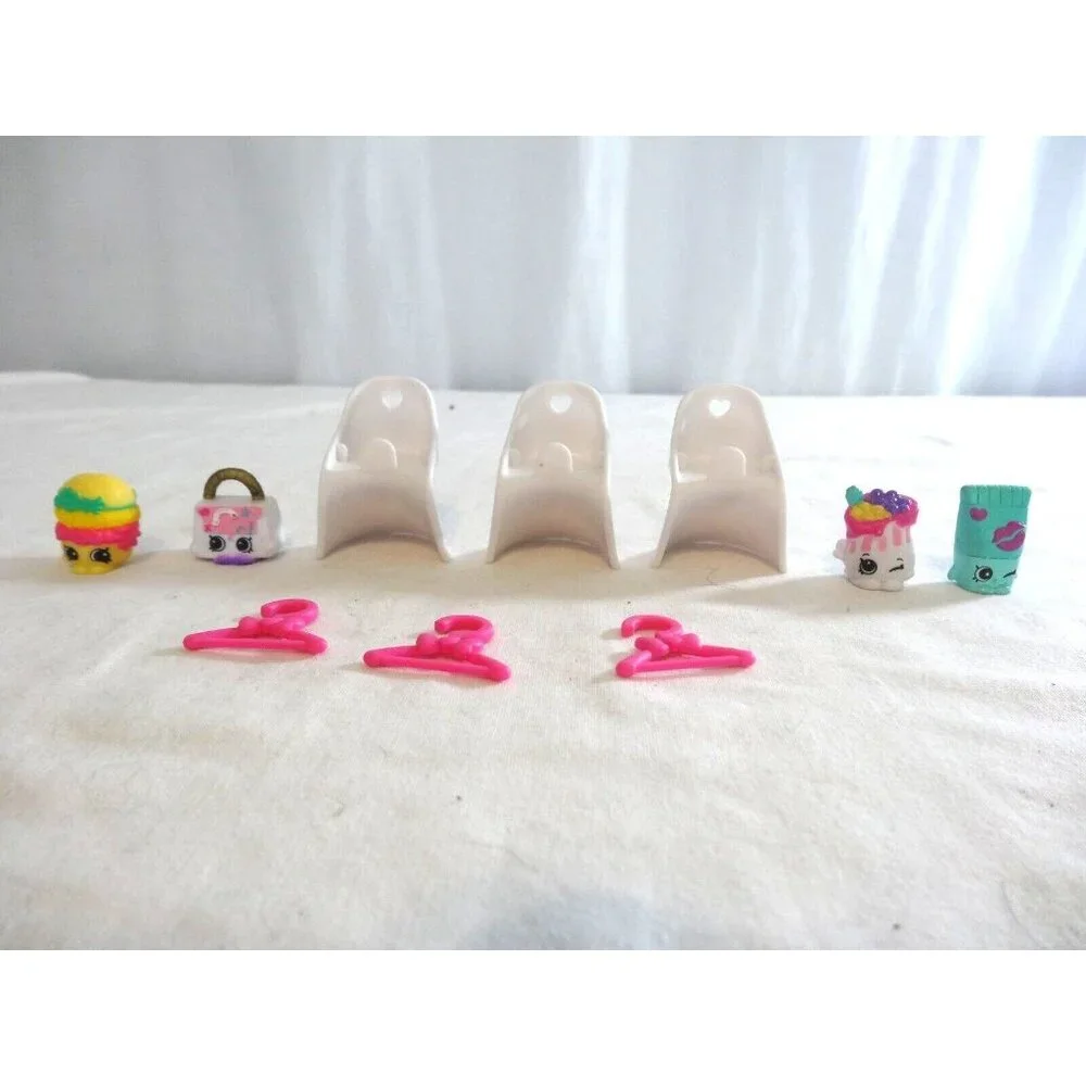 Shopkins Shopville Super Mall Shoppies Figures Acces Furniture and 4 Rare shopki